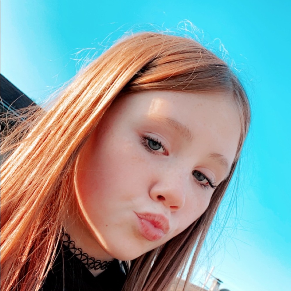 Meet your Posher, Chloe